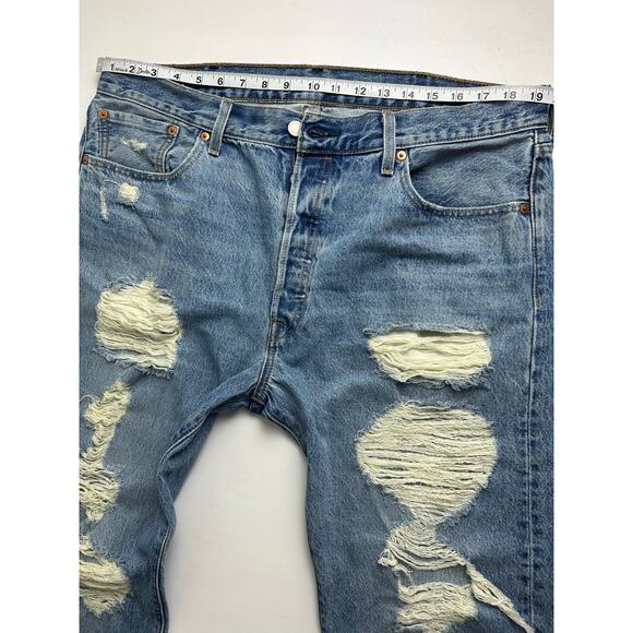 Levi’s 501 Size 38x30 Men’s Distressed Jeans Medium Wash Original Fit Straight - Picture 8 of 12